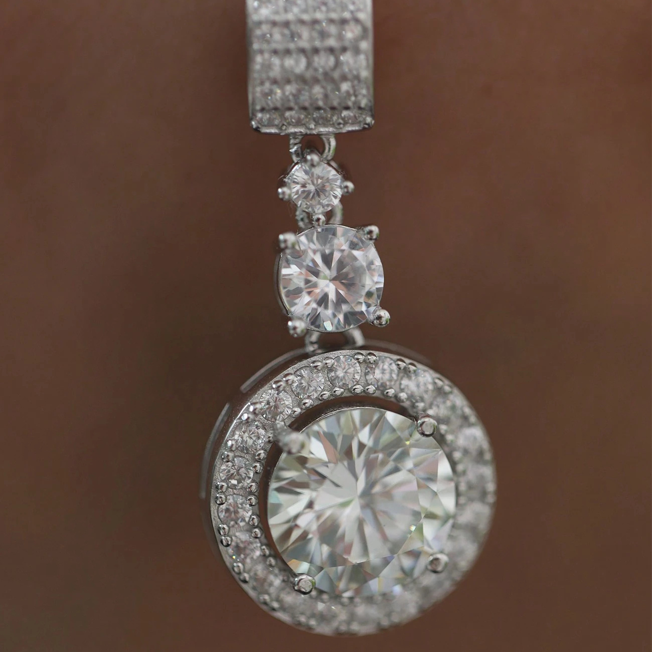 Women's 925 Silver Luxury Round Synthetic Moissanite Pendant Necklace